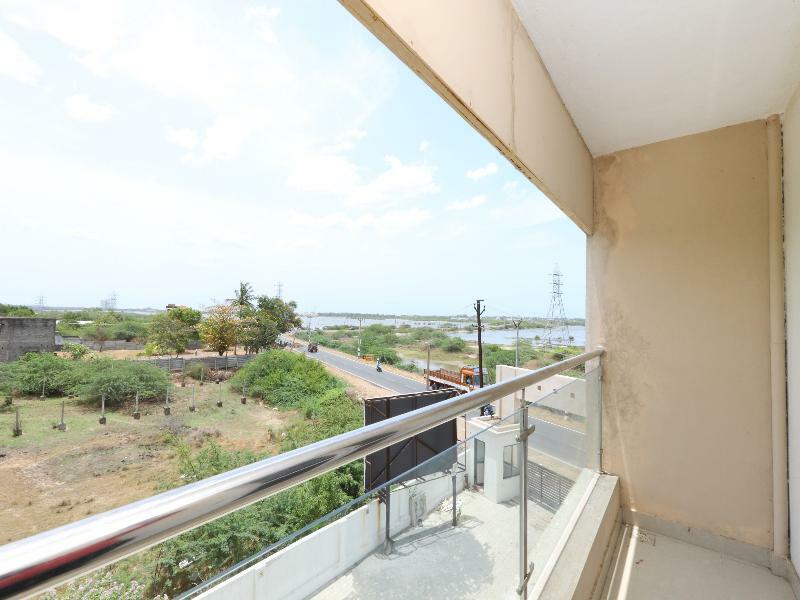 Oyo Flagship 14716 Omr Kelambakkam Hotel Chennai Exterior foto